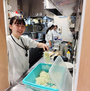 調理社員募集！新卒・中途採用！月給19万～65万！